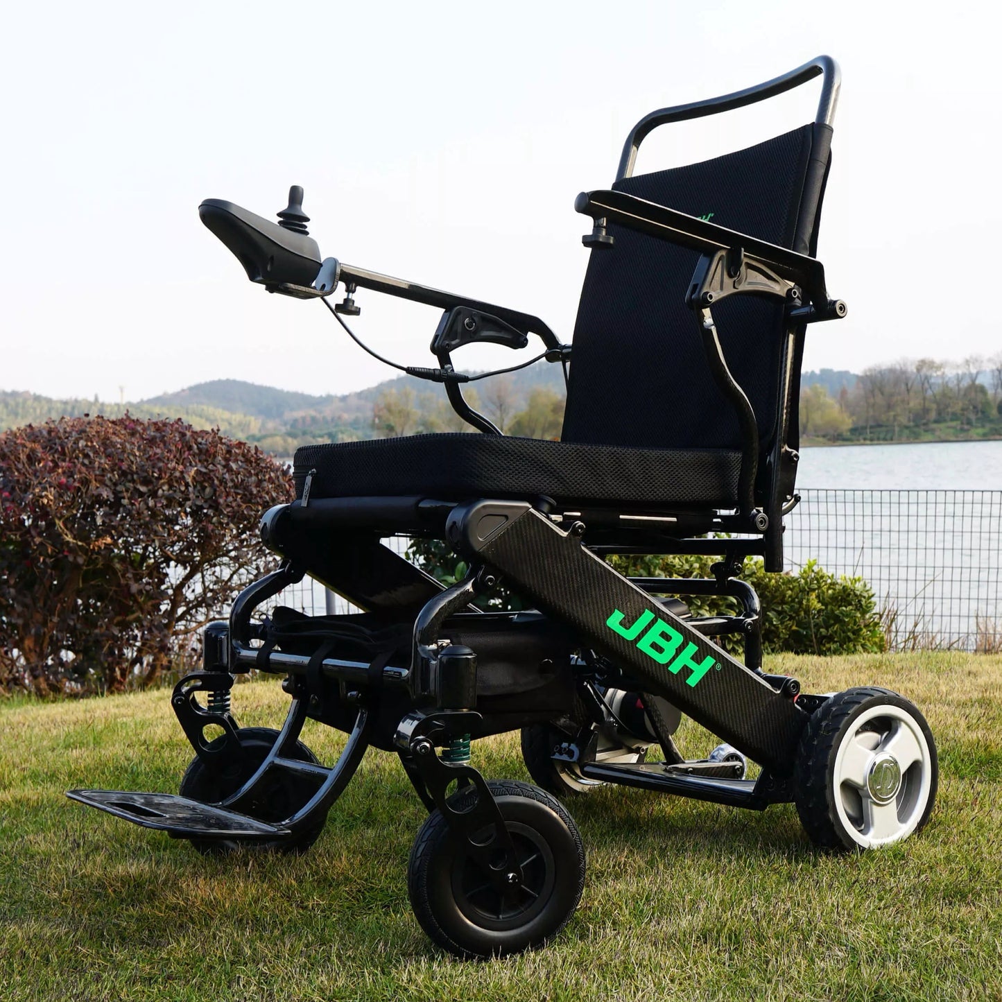 Faltbarer Carbon-Elektrorollstuhl »JBH ERGO-DC02«